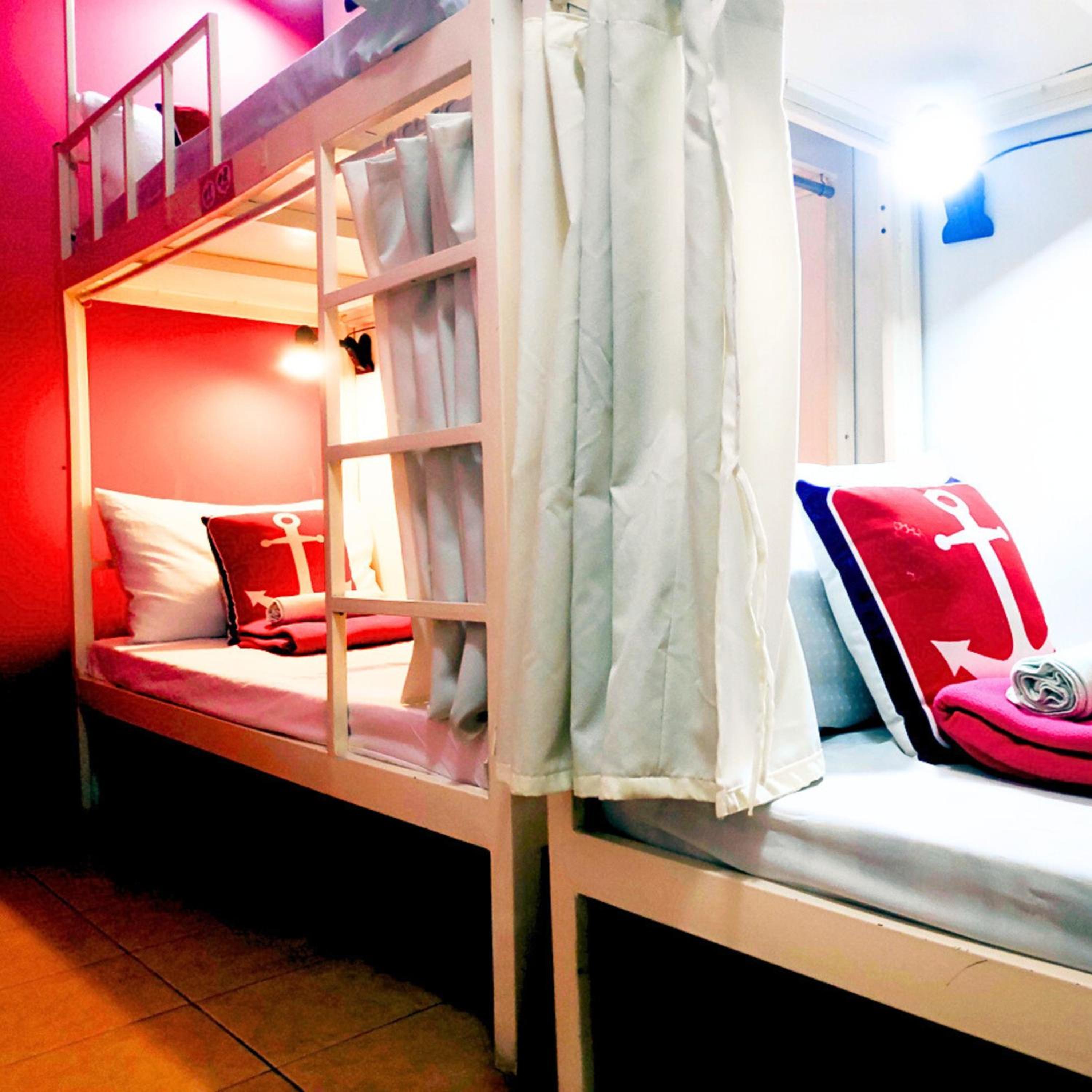 Crossroads Hostel Manila