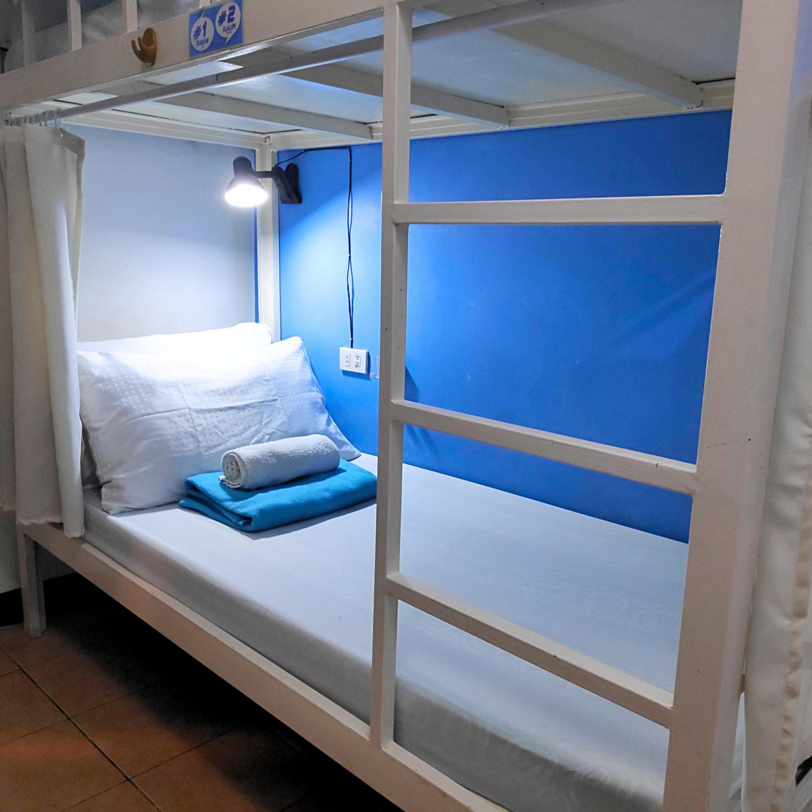 Crossroads Hostel Manila