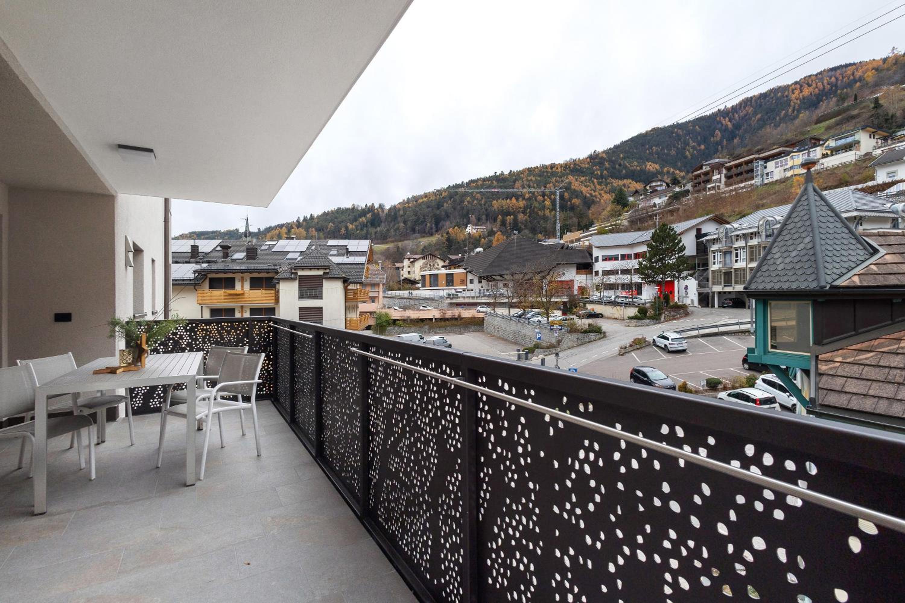 Paradeis Apartments