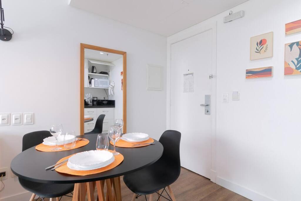 Lindo Flat em Pinheiros na rua Oscar Freire e Próximo Hospital das Clinicas