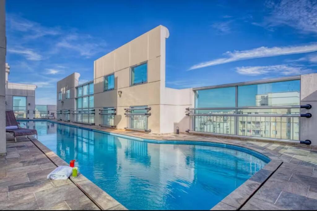 Lindo Flat em Pinheiros na rua Oscar Freire e Próximo Hospital das Clinicas