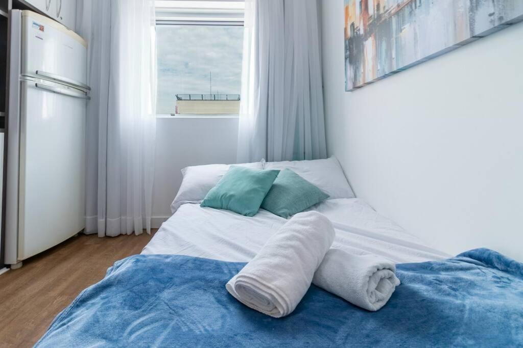 Lindo Flat em Pinheiros na rua Oscar Freire e Próximo Hospital das Clinicas