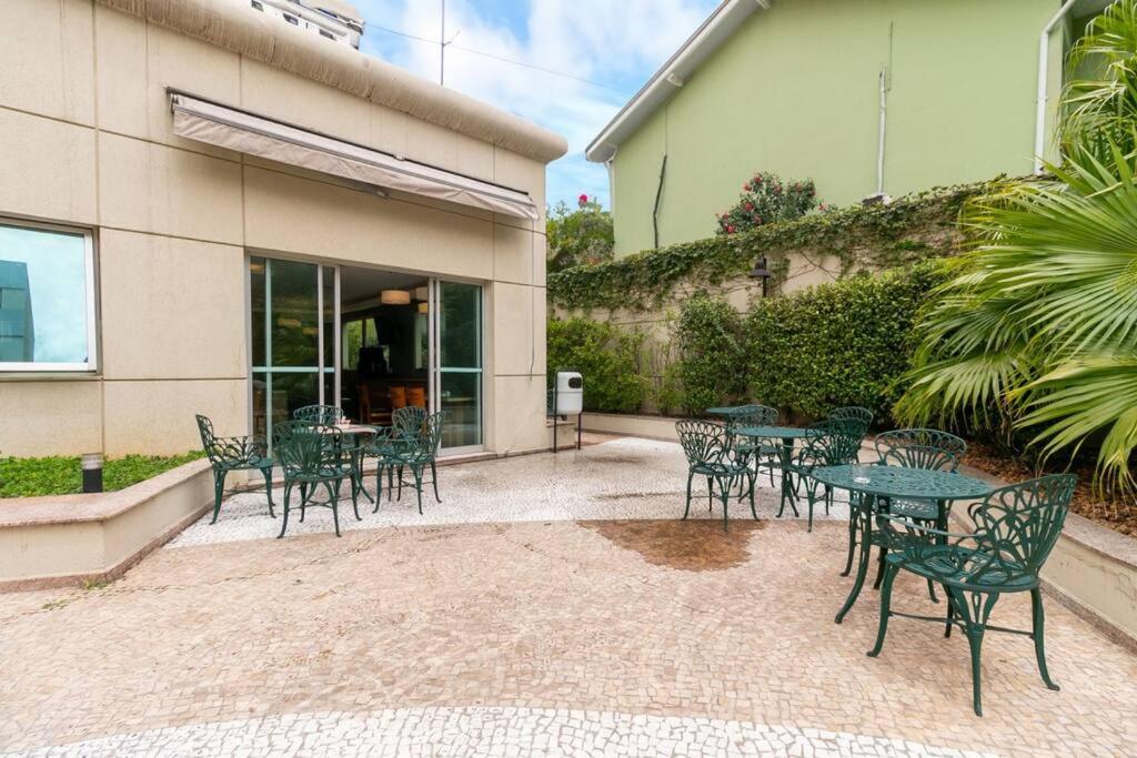 Lindo Flat em Pinheiros na rua Oscar Freire e Próximo Hospital das Clinicas