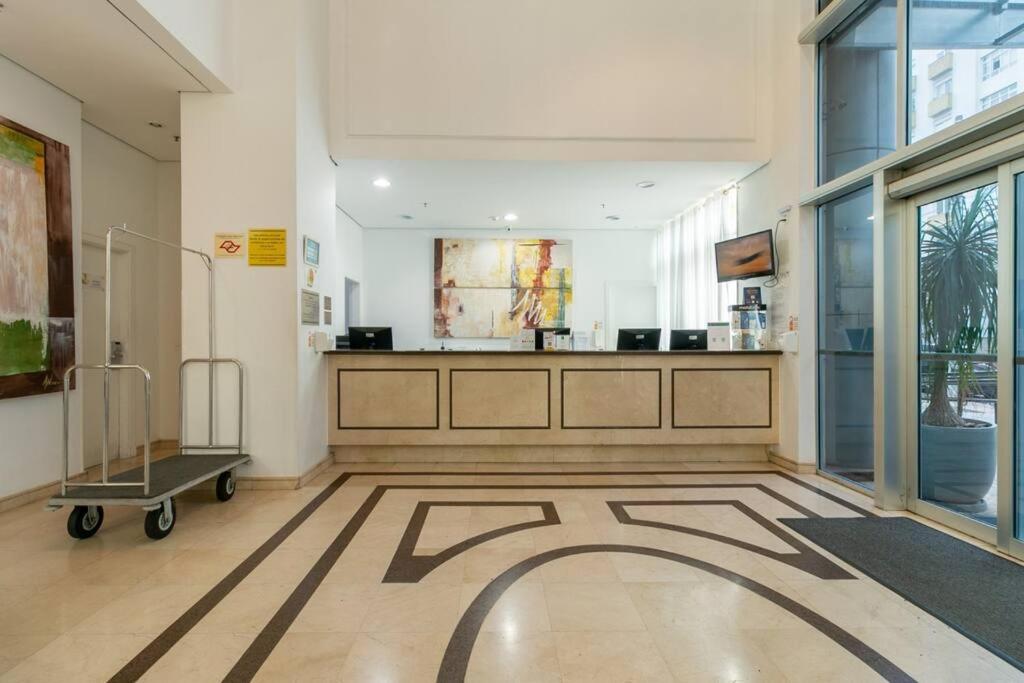 Lindo Flat em Pinheiros na rua Oscar Freire e Próximo Hospital das Clinicas