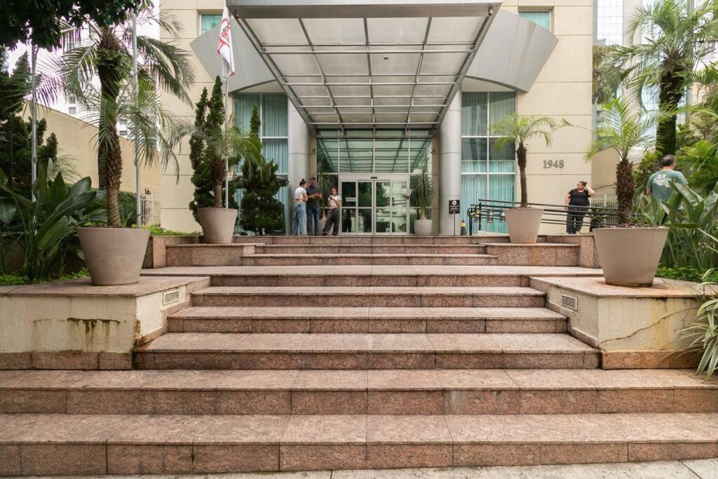 Lindo Flat em Pinheiros na rua Oscar Freire e Próximo Hospital das Clinicas