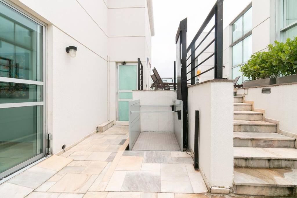 Lindo Flat em Pinheiros na rua Oscar Freire e Próximo Hospital das Clinicas