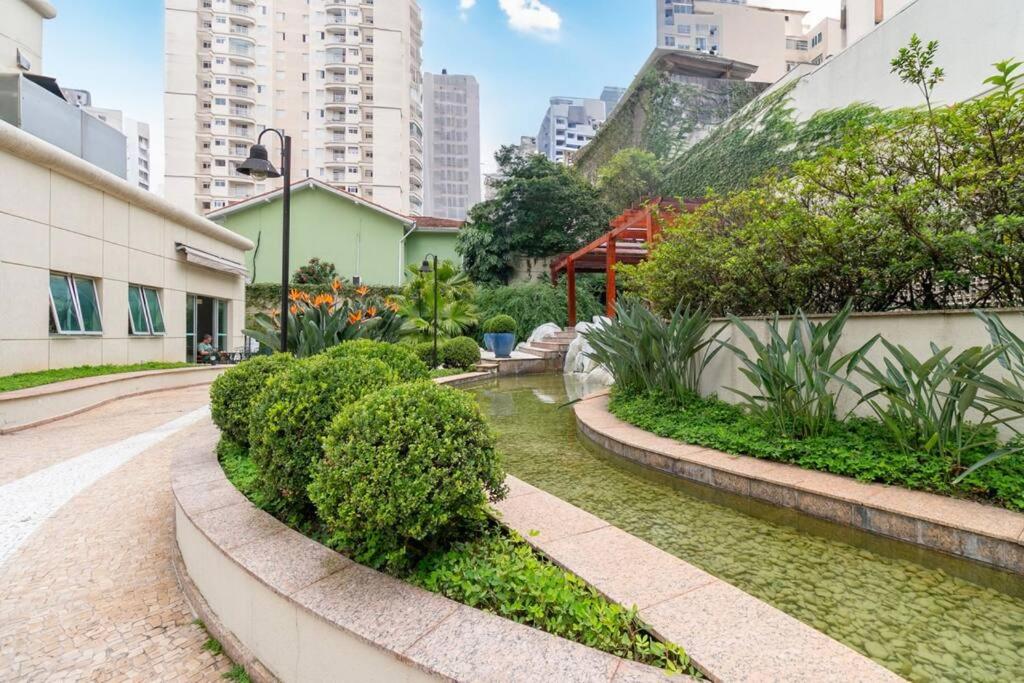 Lindo Flat em Pinheiros na rua Oscar Freire e Próximo Hospital das Clinicas