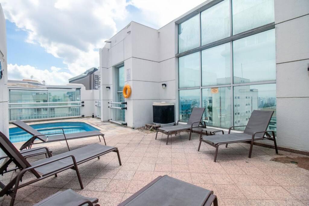 Lindo Flat em Pinheiros na rua Oscar Freire e Próximo Hospital das Clinicas
