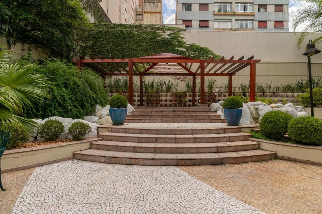 Lindo Flat em Pinheiros na rua Oscar Freire e Próximo Hospital das Clinicas