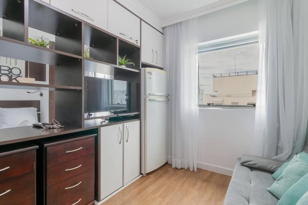 Lindo Flat em Pinheiros na rua Oscar Freire e Próximo Hospital das Clinicas