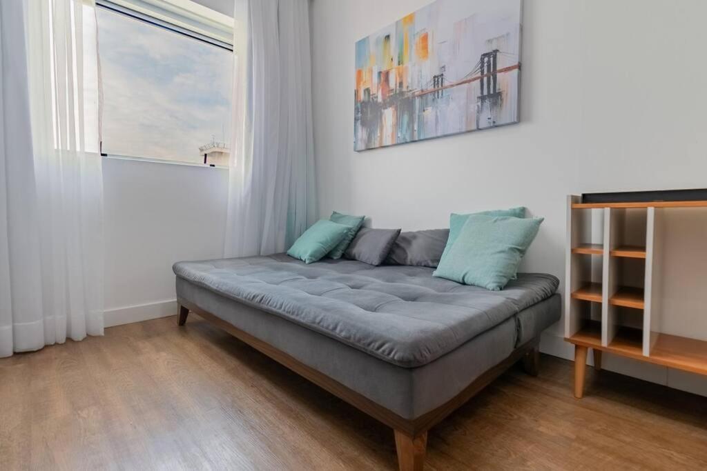 Lindo Flat em Pinheiros na rua Oscar Freire e Próximo Hospital das Clinicas