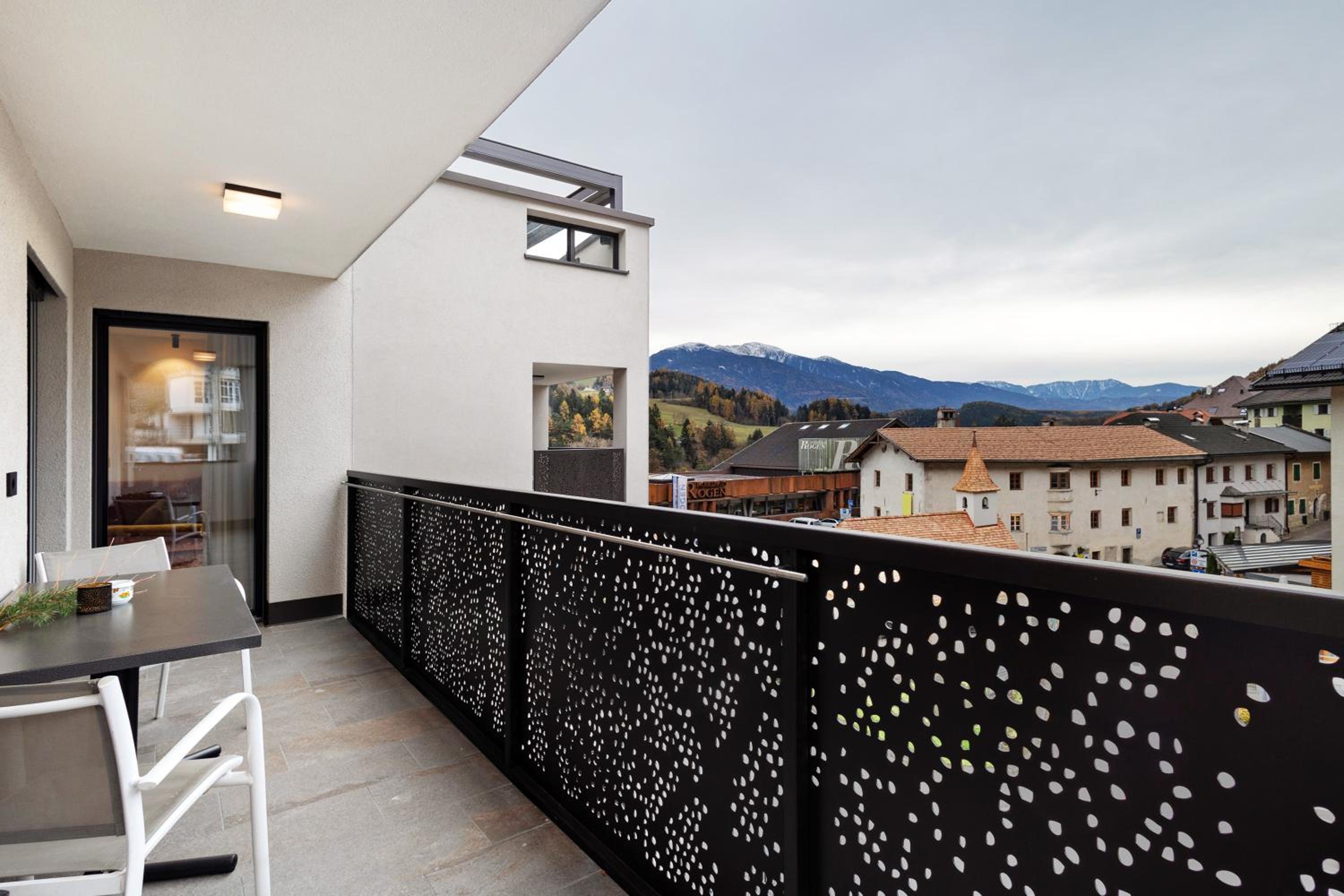 Paradeis Apartments