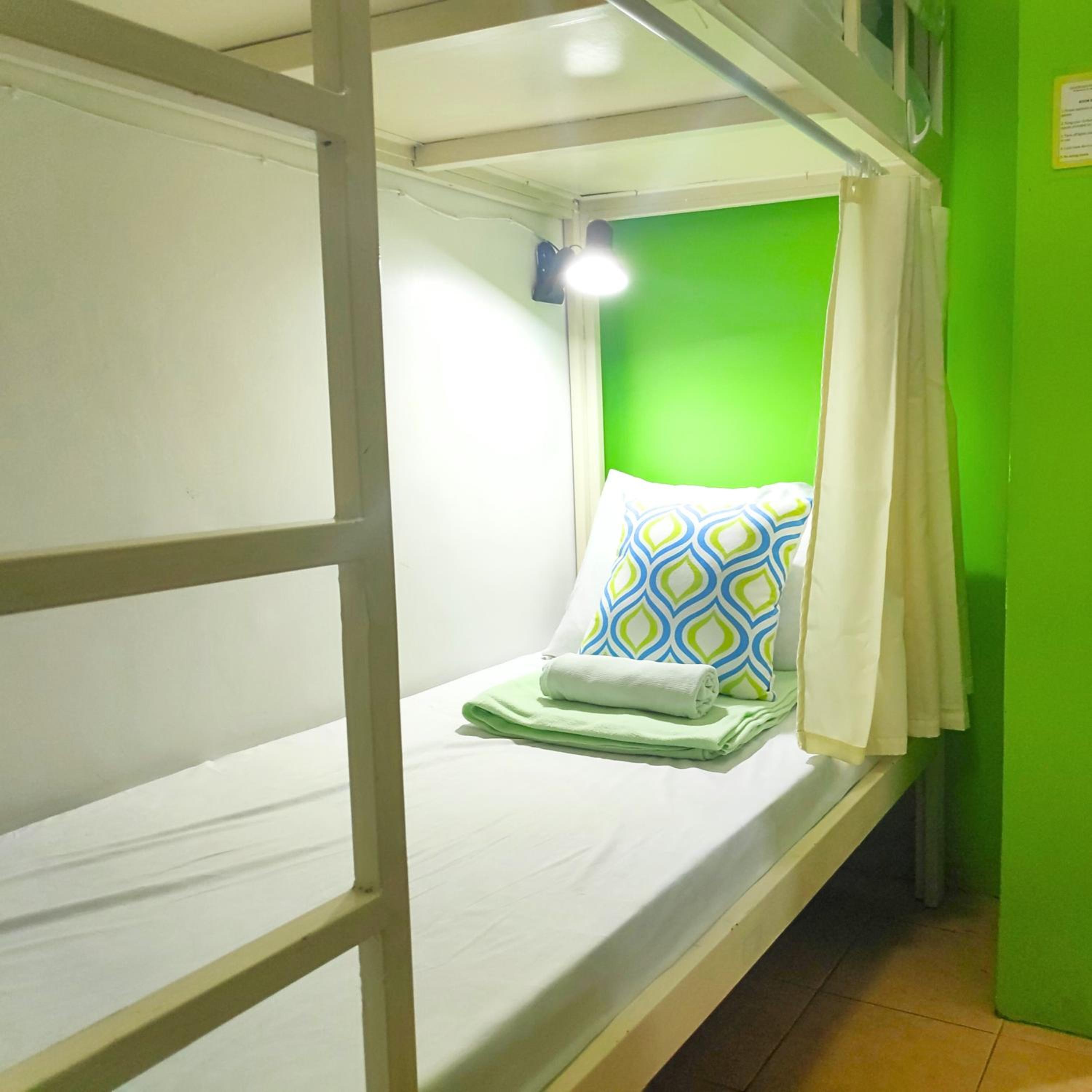 Crossroads Hostel Manila