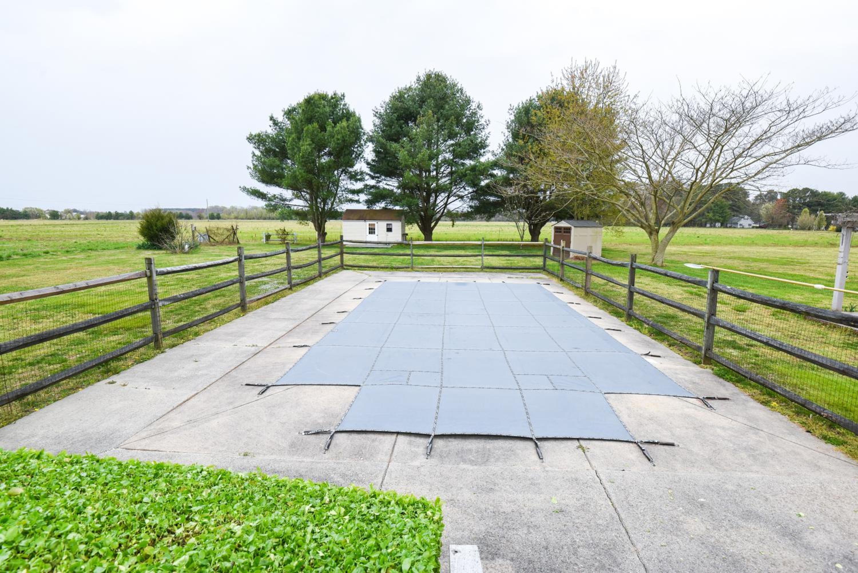 Countryside Retreat - Fire Pit, Pool, Movie & Game Room view 3