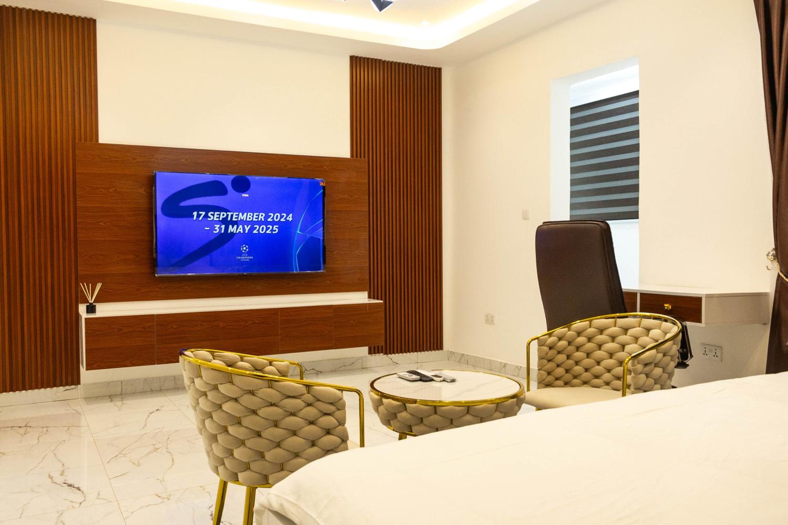 Maximilano Luxury Apartments