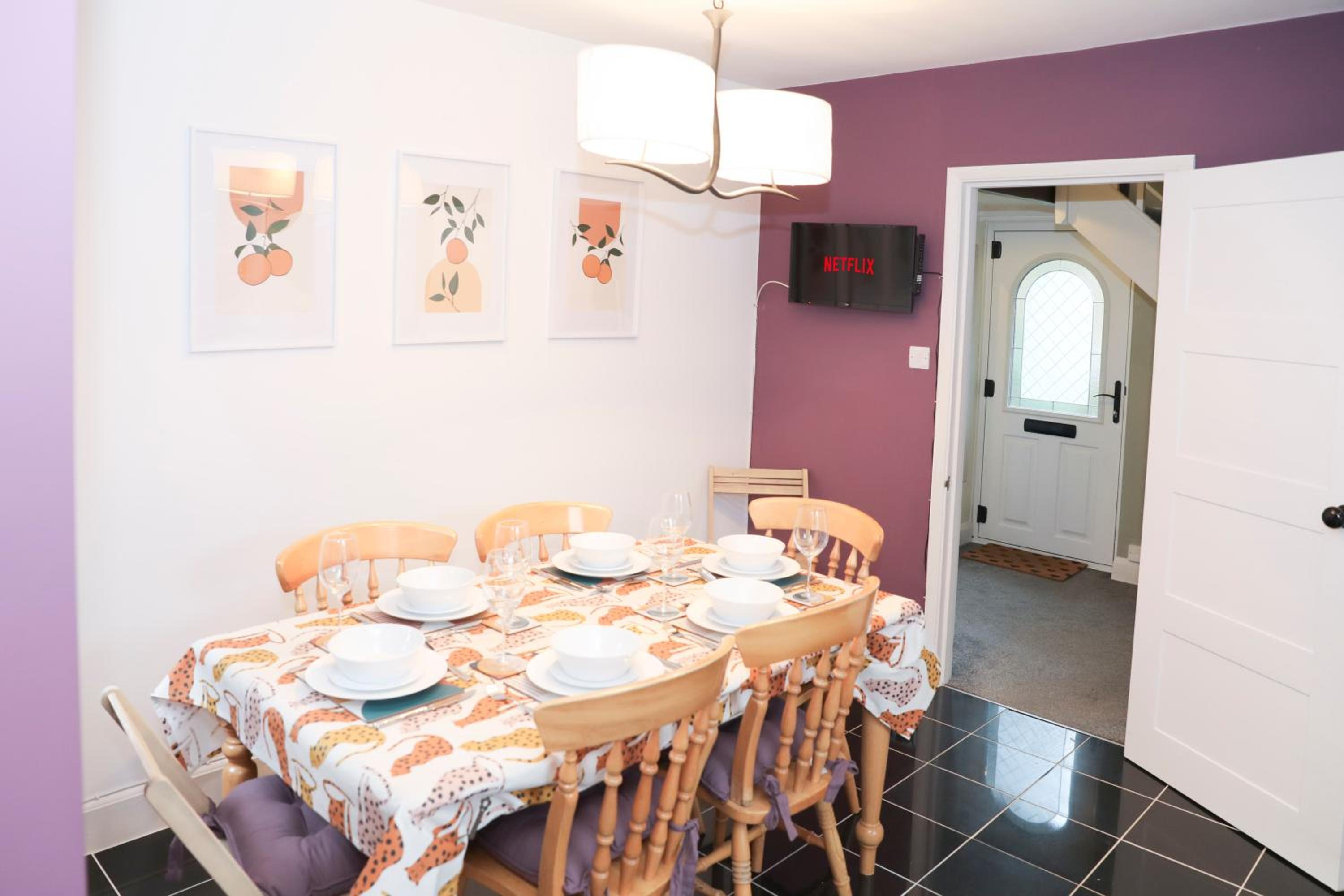 Hassocks Hideaway with Parking Garden