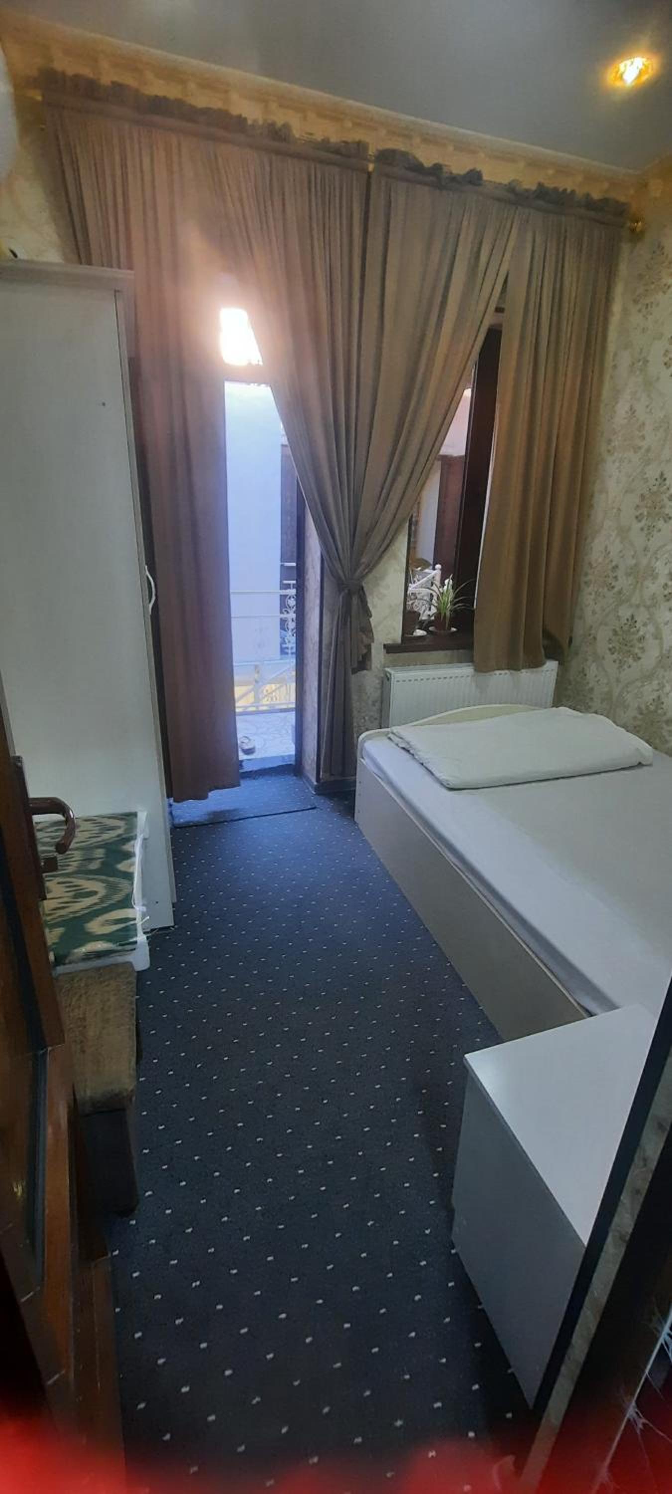 Mironshox Guest House