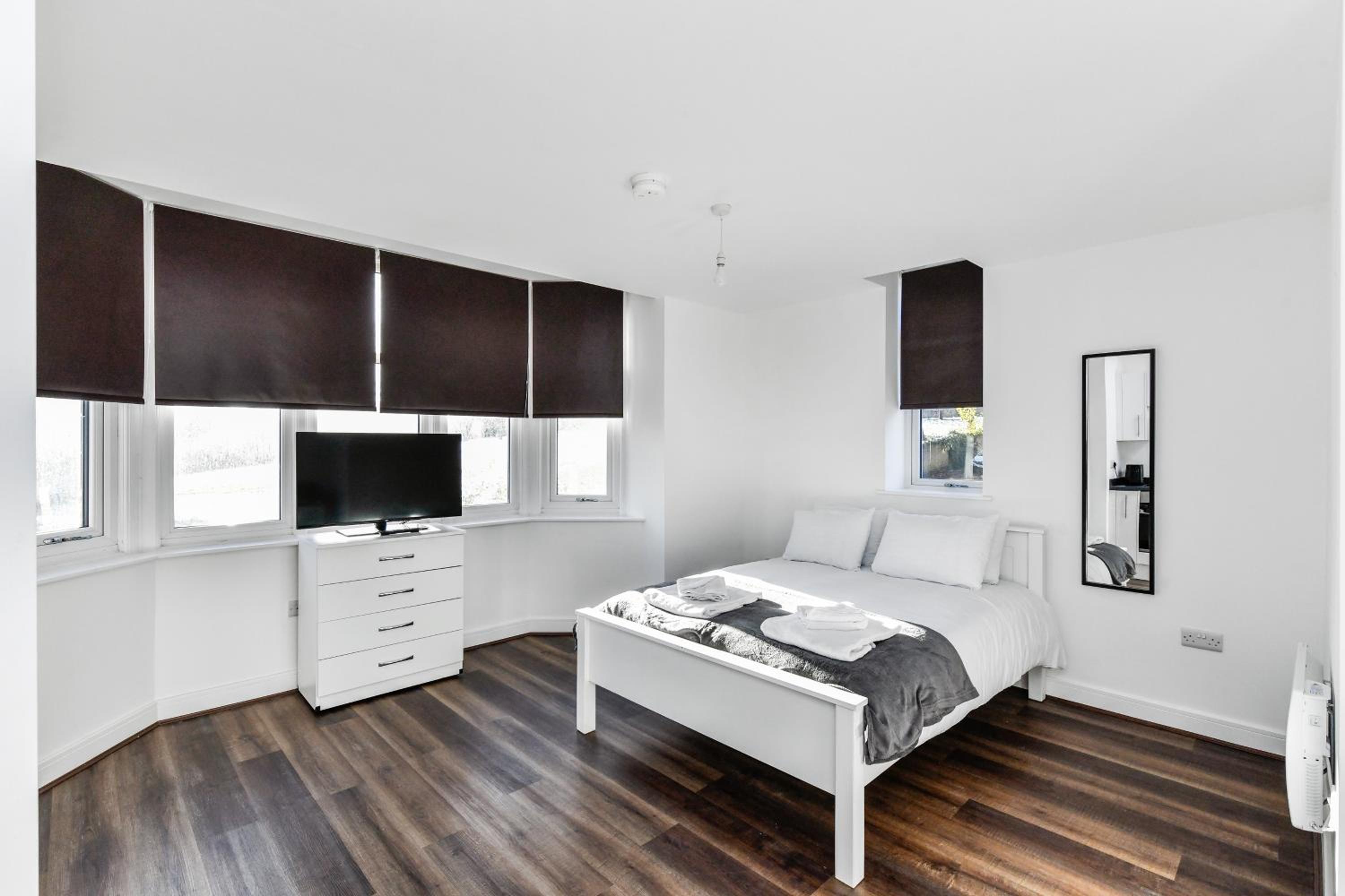 Church Street Flat 6 - Minimalist Studio in Basford view 2