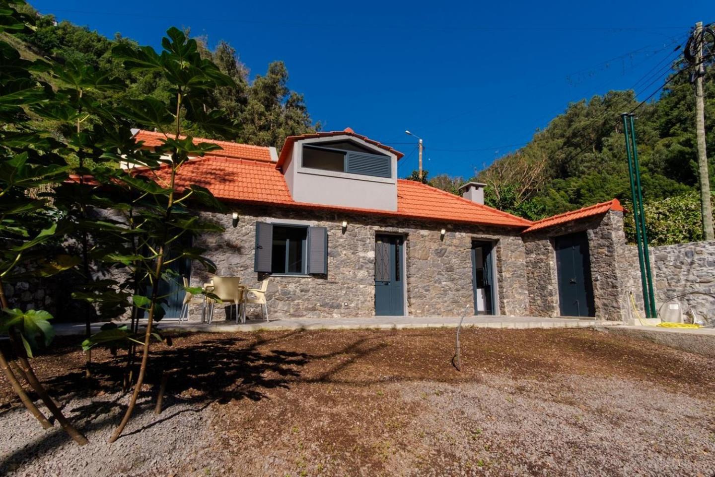 GuestReady - Tranquil Hideaway near Funchal view 5