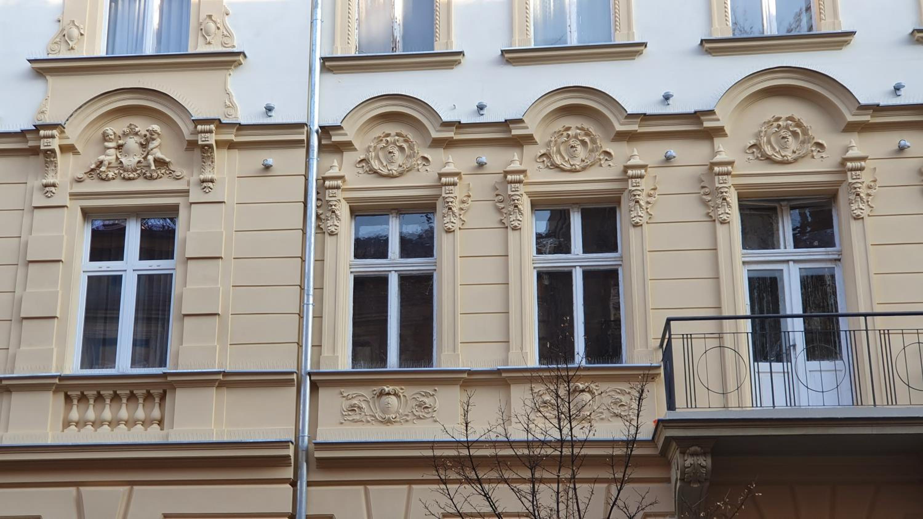 Best location to explore Krakow Spacious 105m2 view 3