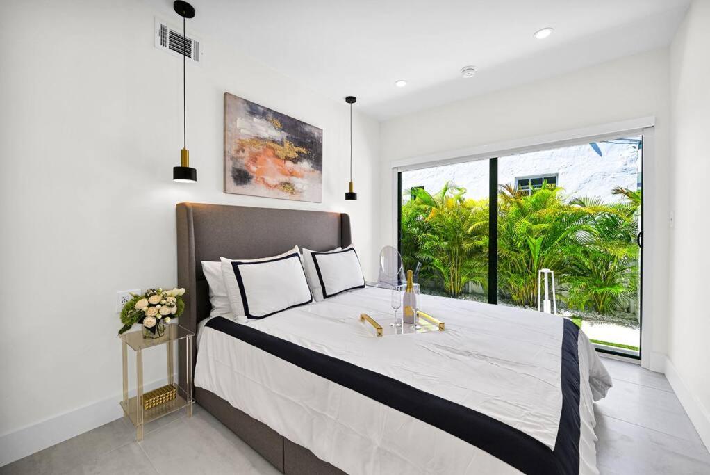 Stylish Modern Home near Wynwood & Design District