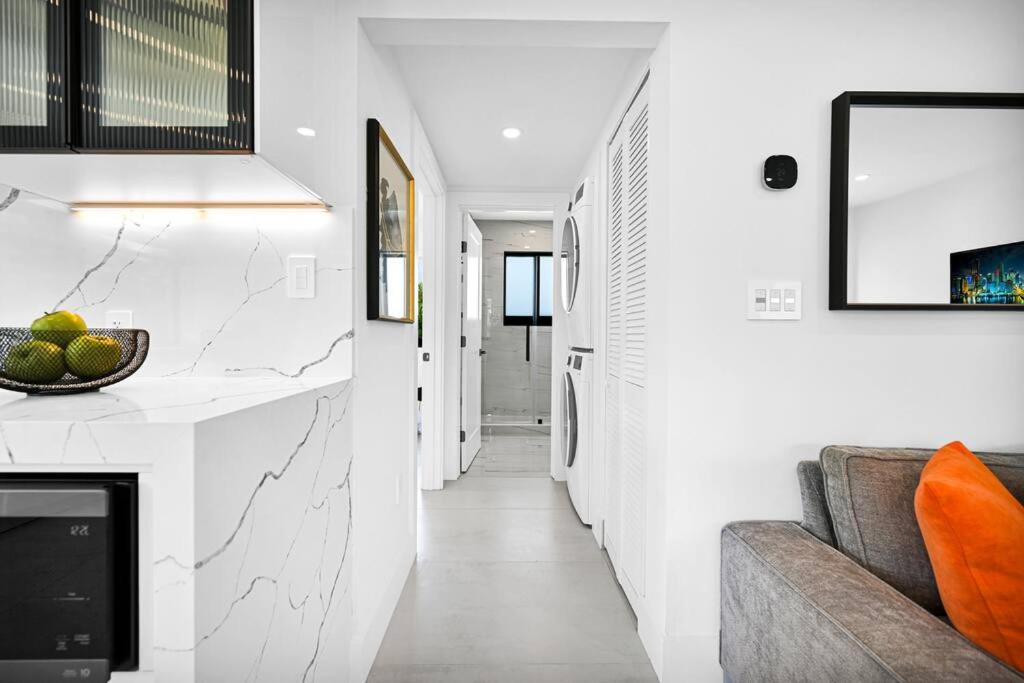 Stylish Modern Home near Wynwood & Design District