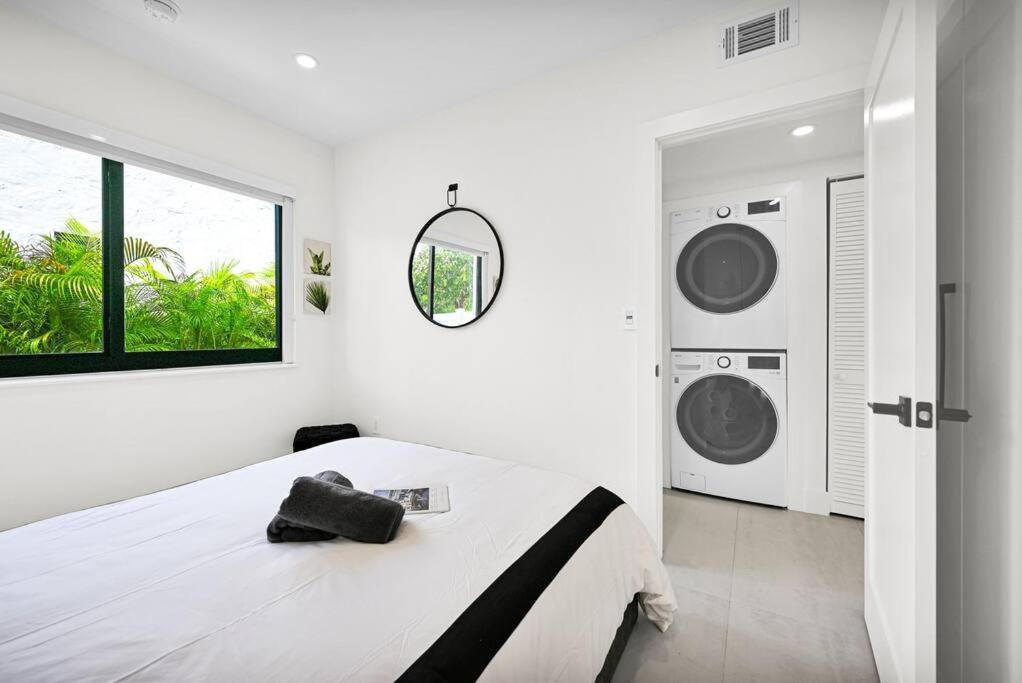 Stylish Modern Home near Wynwood & Design District