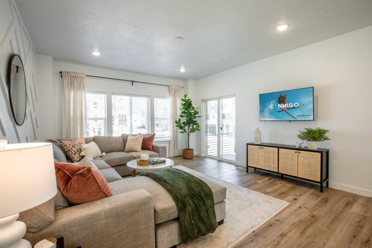 Canyon Escape Luxury Ski home American Fork view 2