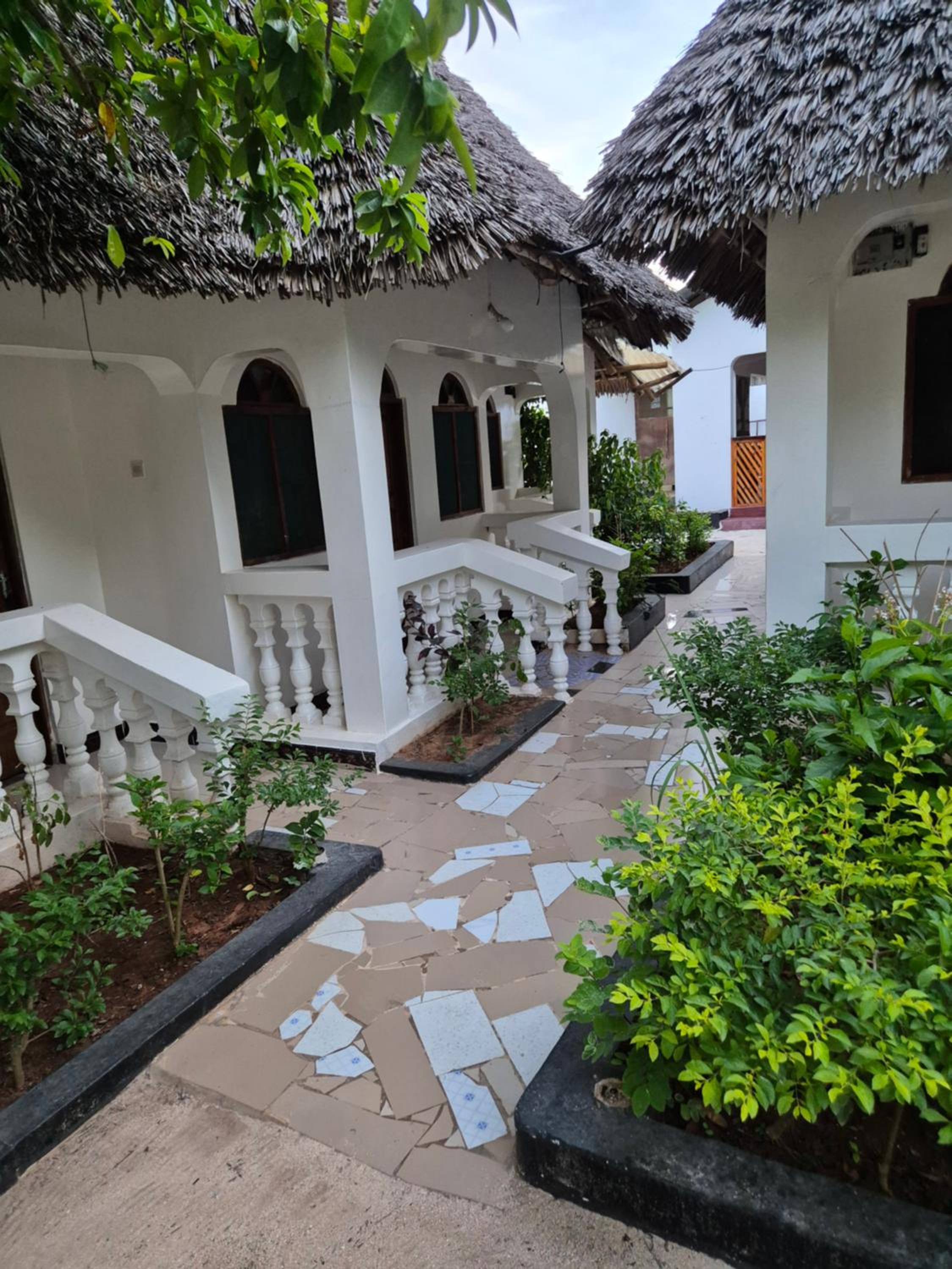 Ellavita Cottages Nungwi view 5