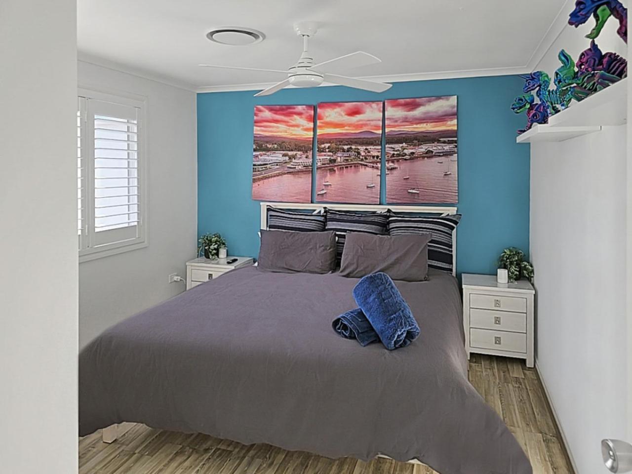 Skyes Beach House - The Entertainer - Group Saver