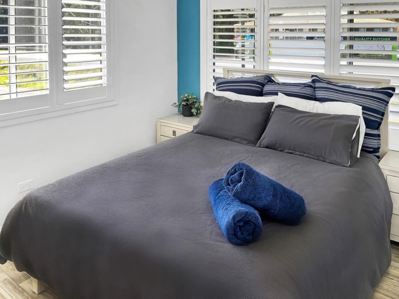 Skyes Beach House - The Entertainer - Group Saver