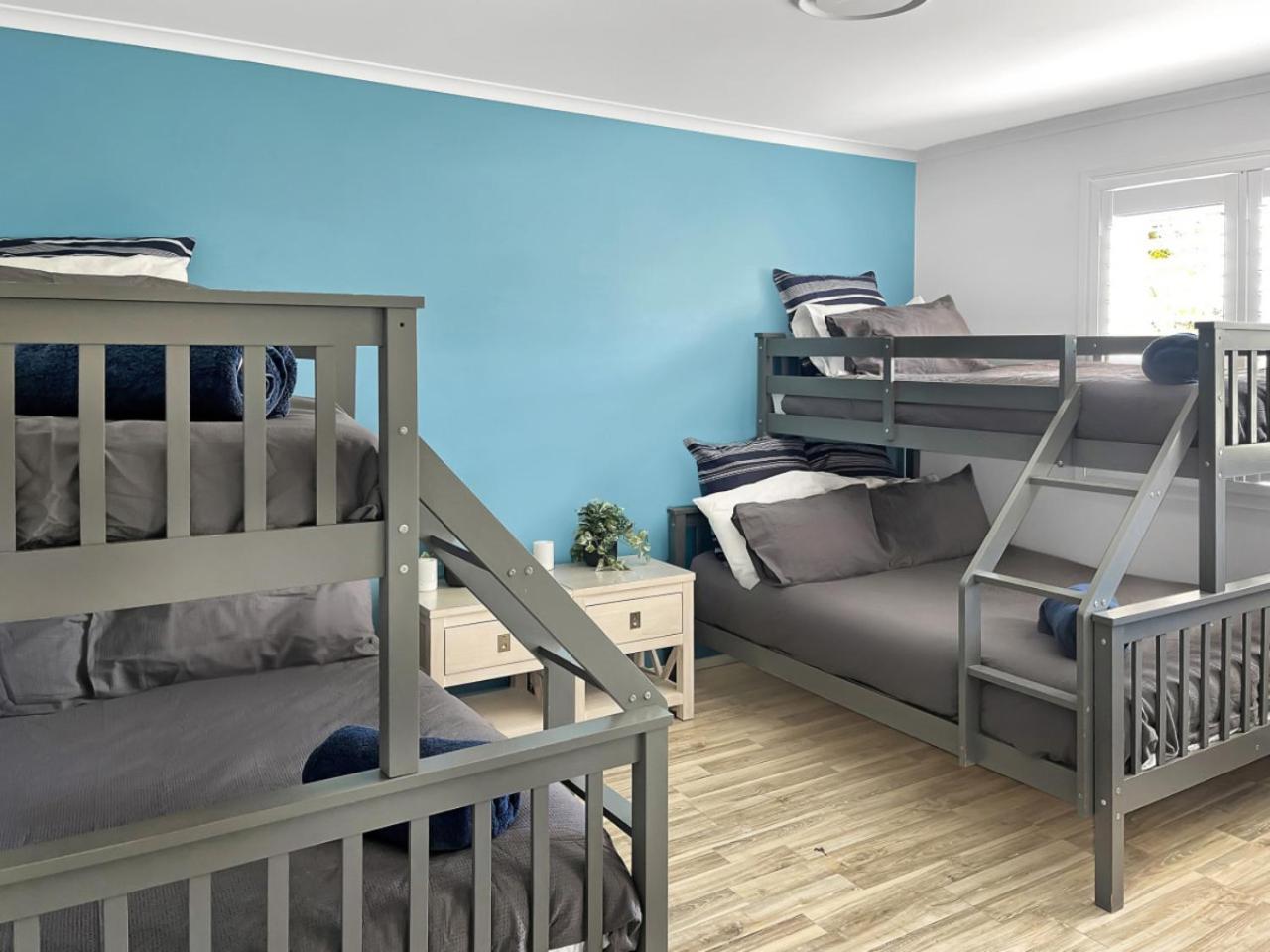 Skyes Beach House - The Entertainer - Group Saver