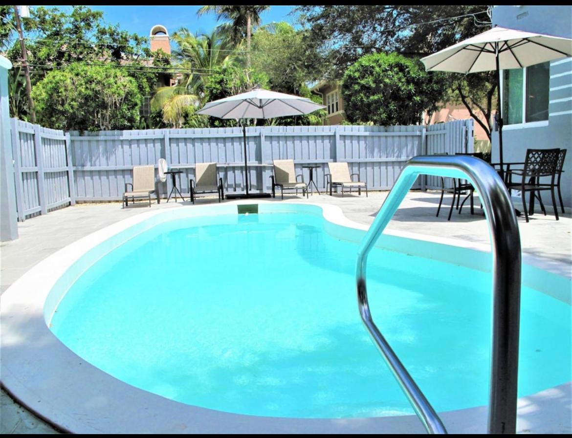 Las Olas 1BR Pool Free Parking Walk to Beach & Restaurants view 3