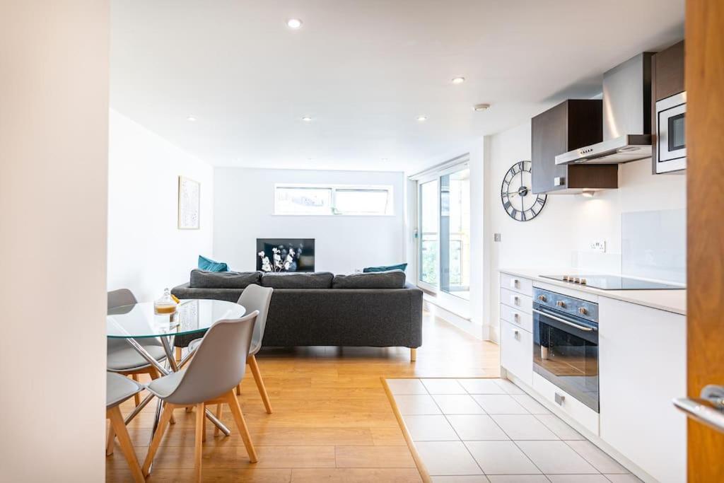 2bd Angel Apt