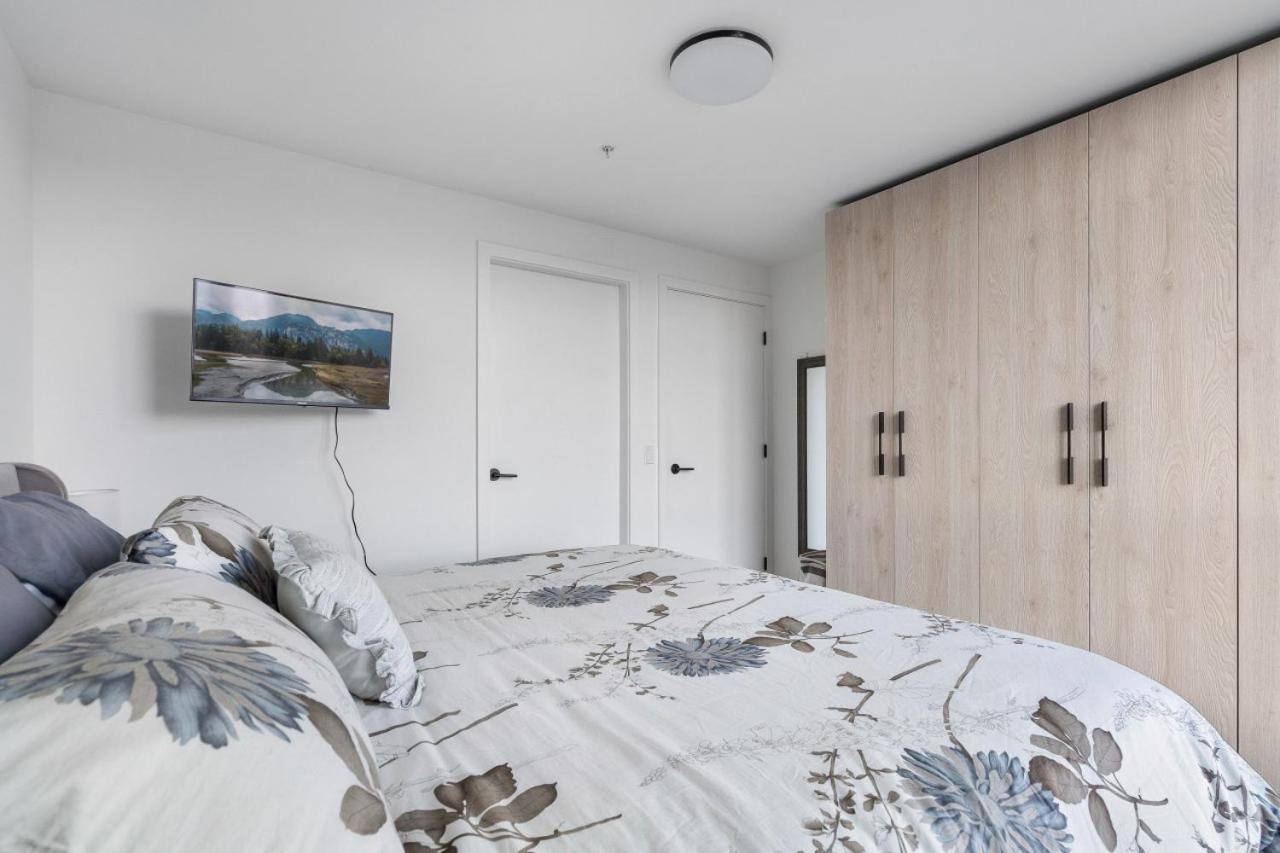 Stylish & Modern 2-Bedroom Apartment