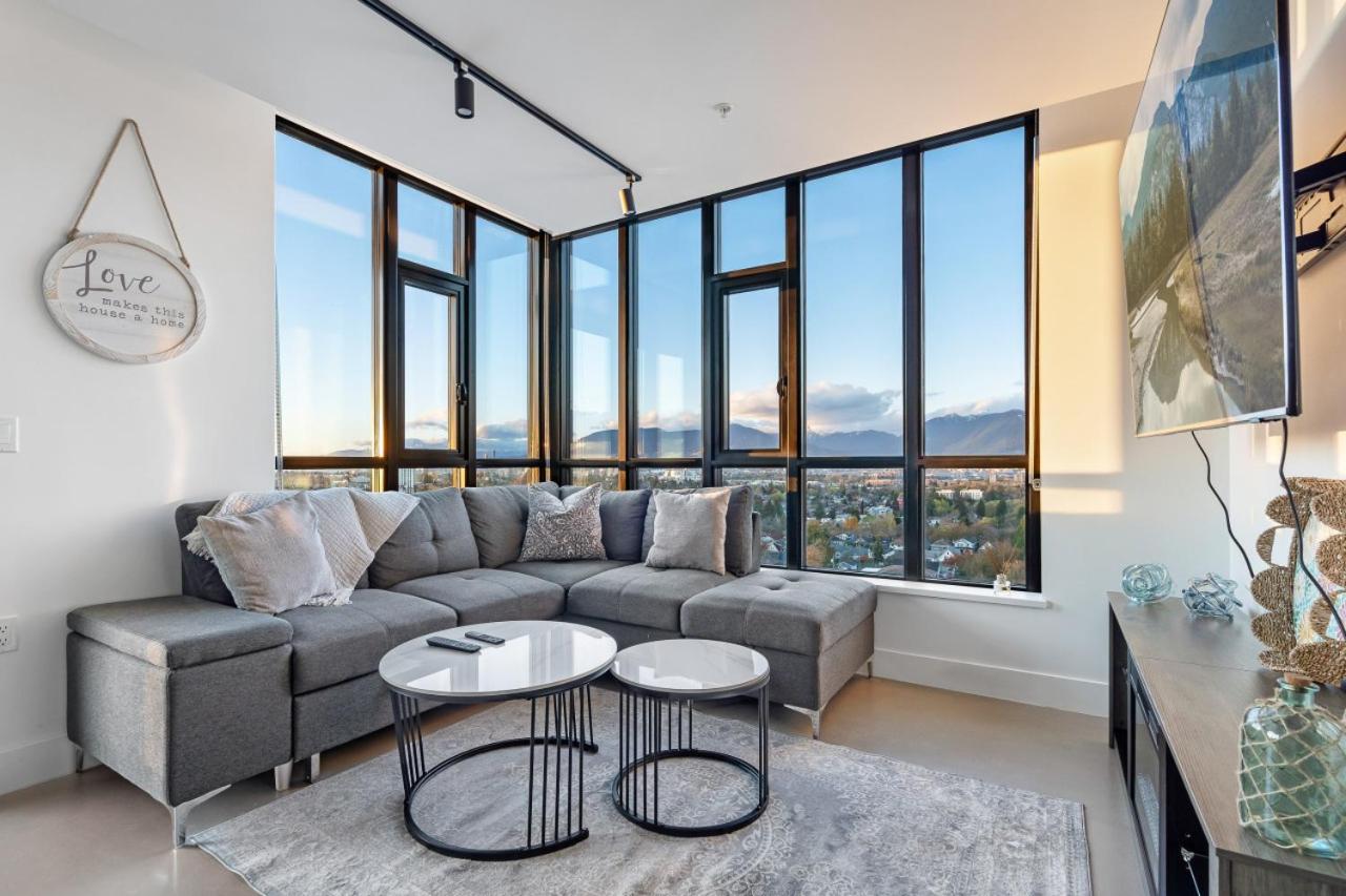Stylish & Modern 2-Bedroom Apartment