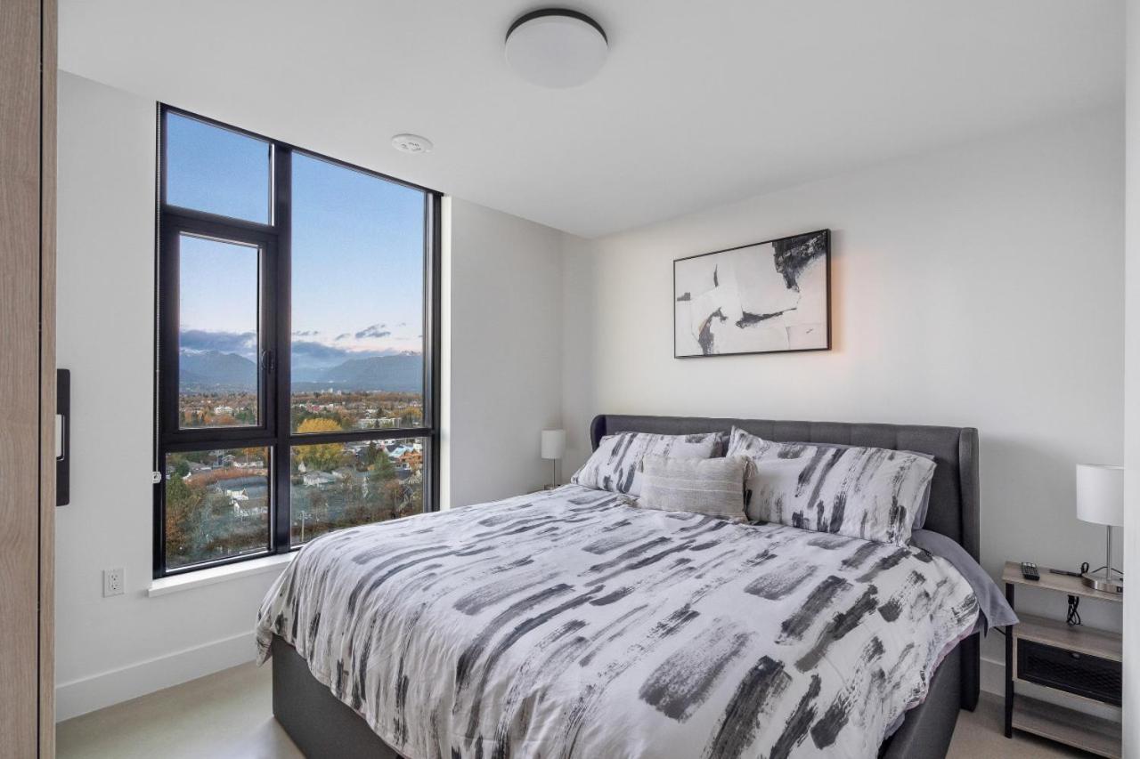Stylish & Modern 2-Bedroom Apartment