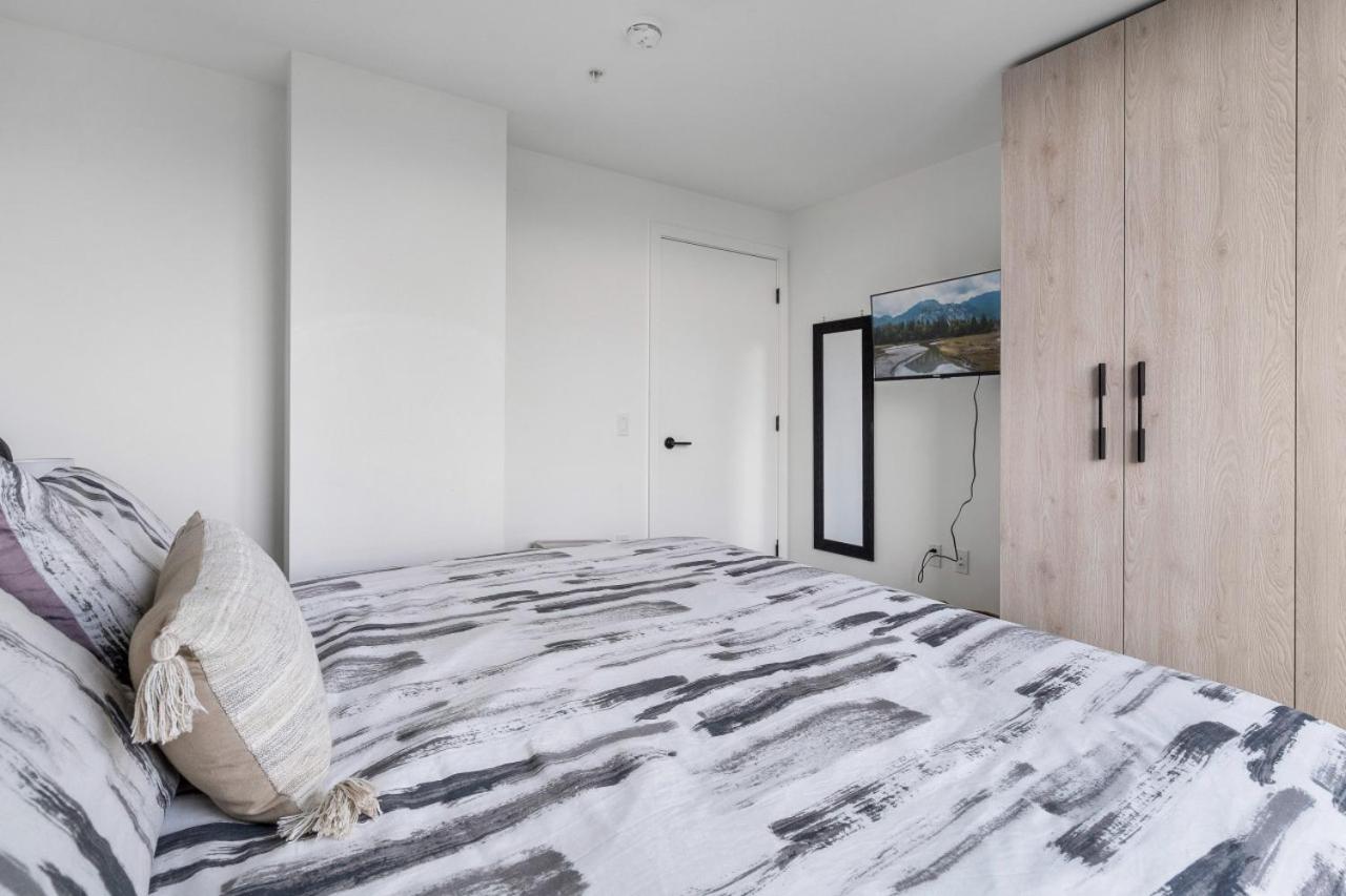 Stylish & Modern 2-Bedroom Apartment