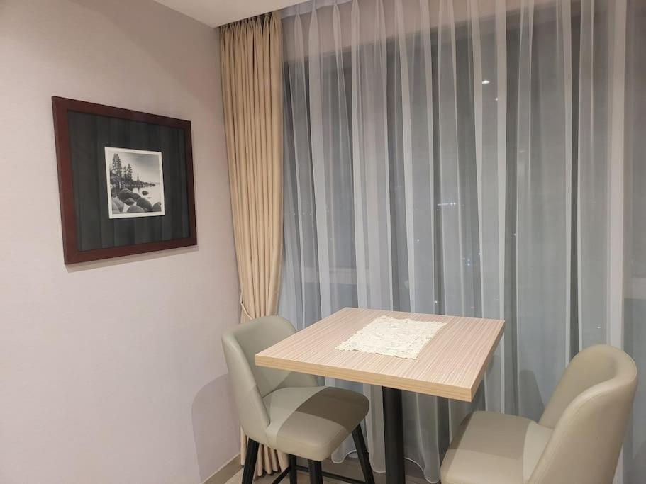 Hotel Homey 1 BR Apt at Branz BSD - Image 1