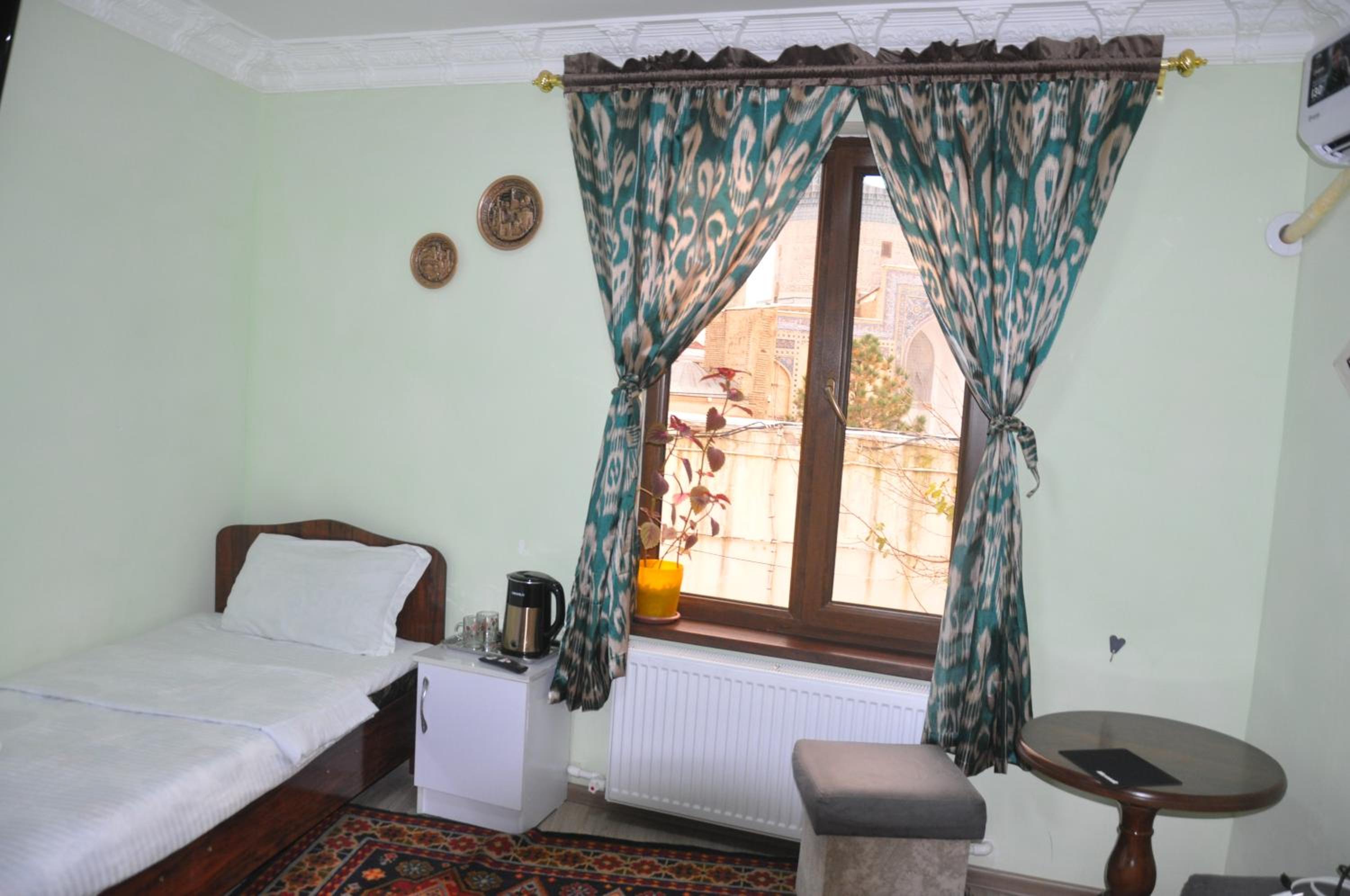 Mironshox Guest House