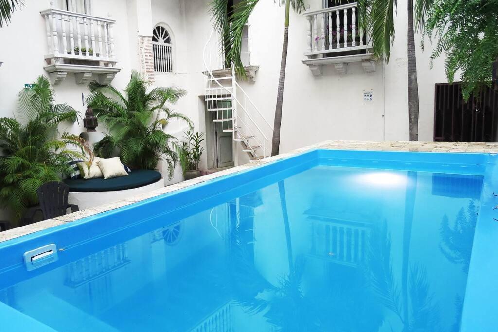 Casa Mayor, Aldaba Selection