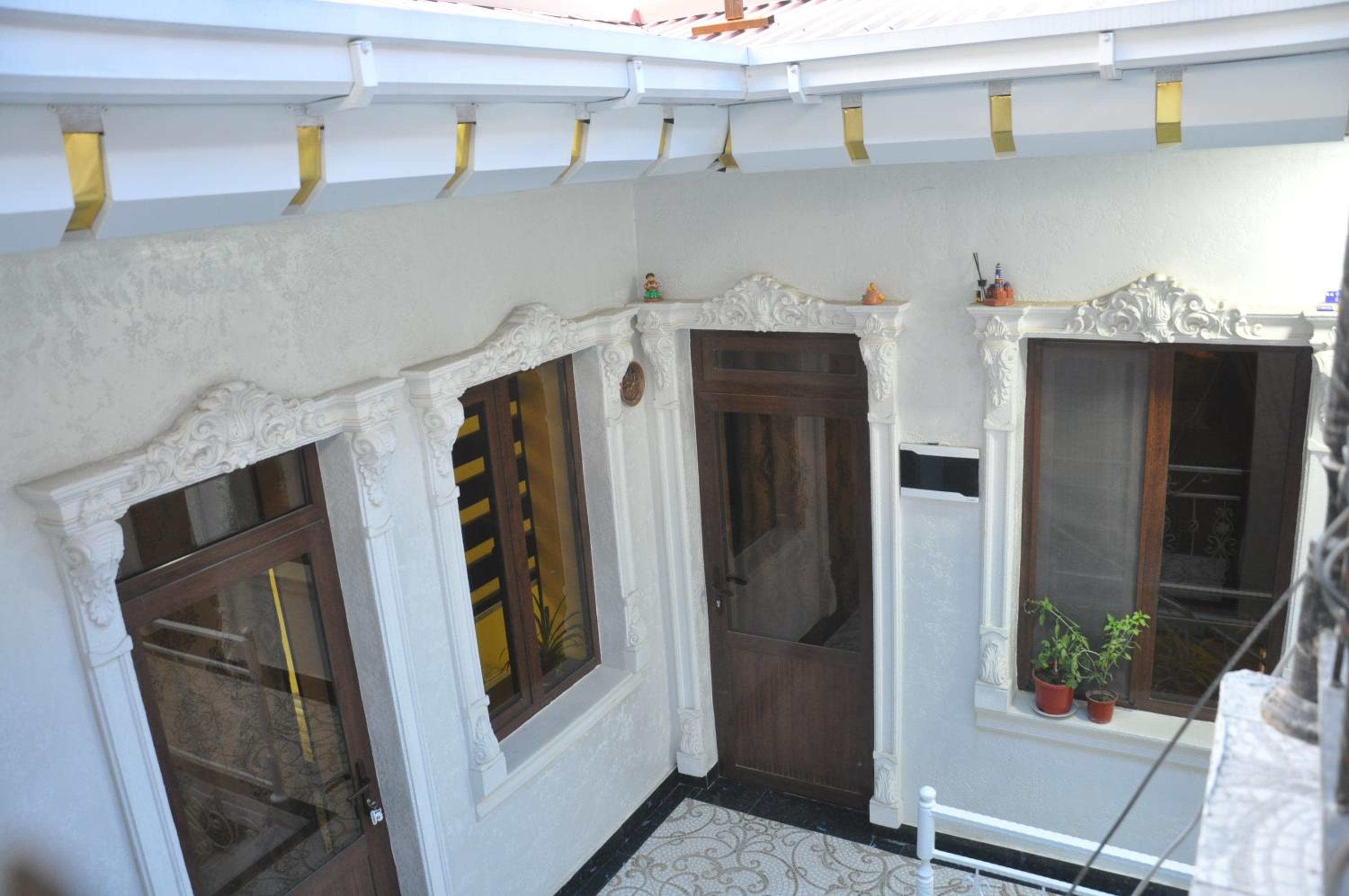 Mironshox Guest House