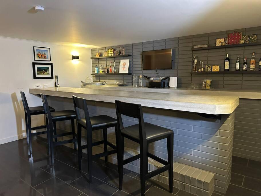 Seattle Vacations - Private Apt SAUNA, kitchen, living room - Property Image 11