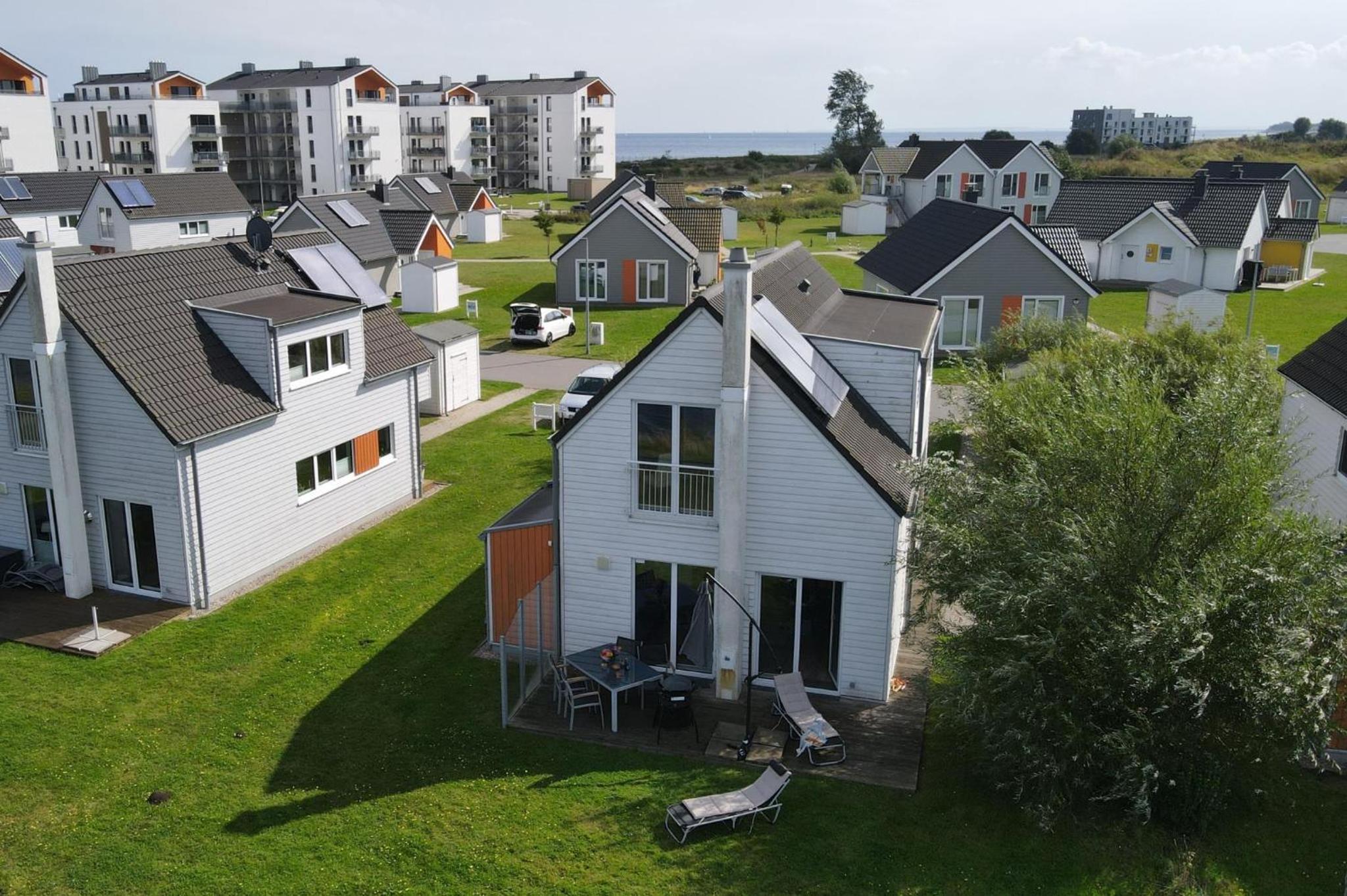 Ferienhaus An der Ostsee by Seeblick Ferien ORO, direkte Wasserlage,Sauna, E-Säule