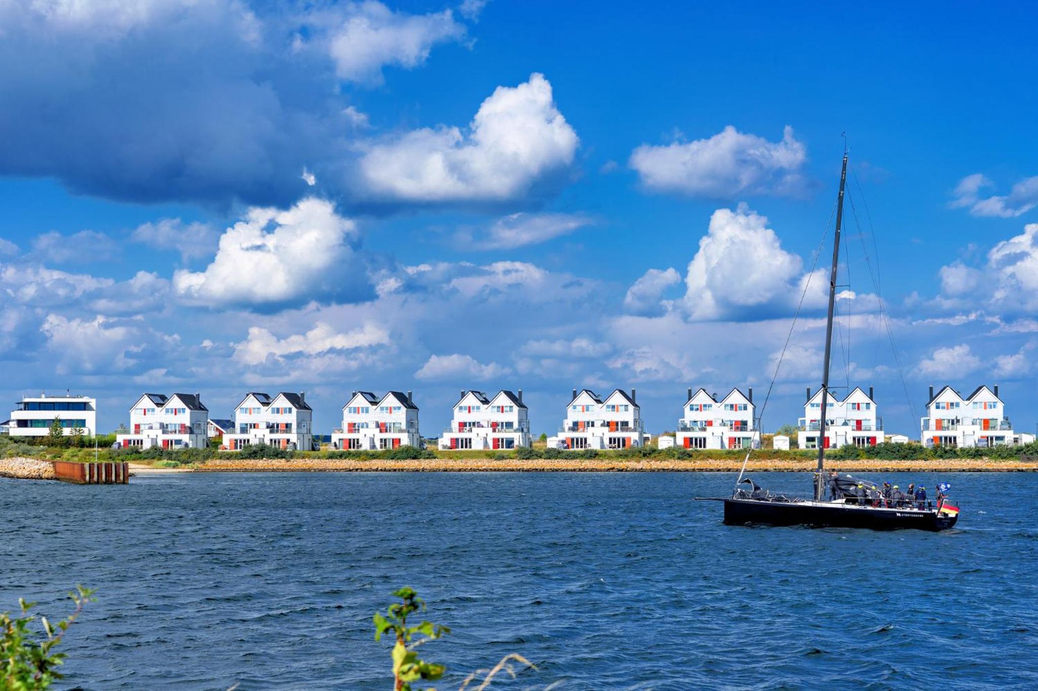 Ferienhaus An der Ostsee by Seeblick Ferien ORO, direkte Wasserlage,Sauna, E-Säule
