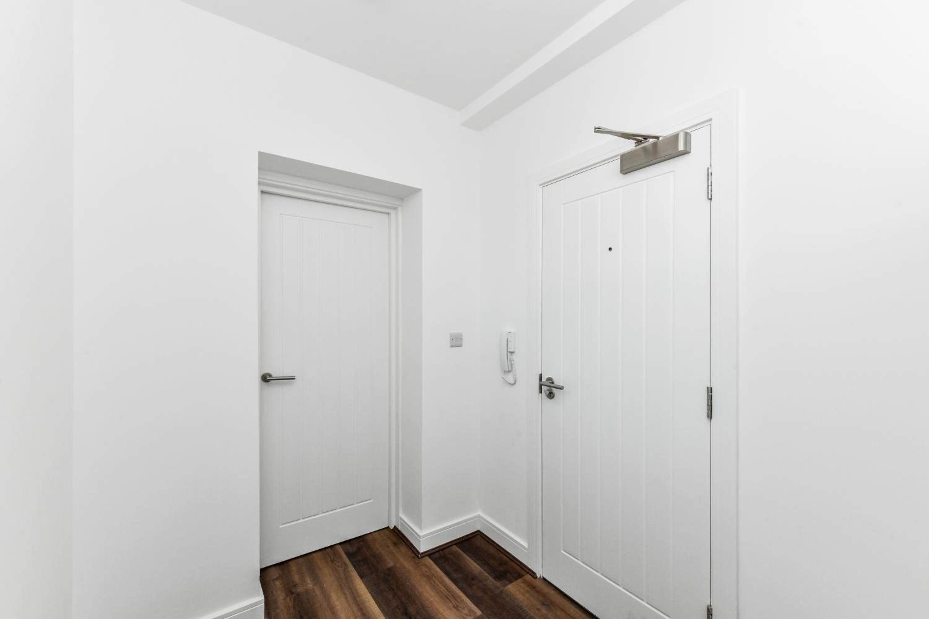 Church Street Flat 10 - Minimalist Studio in Basford view 5