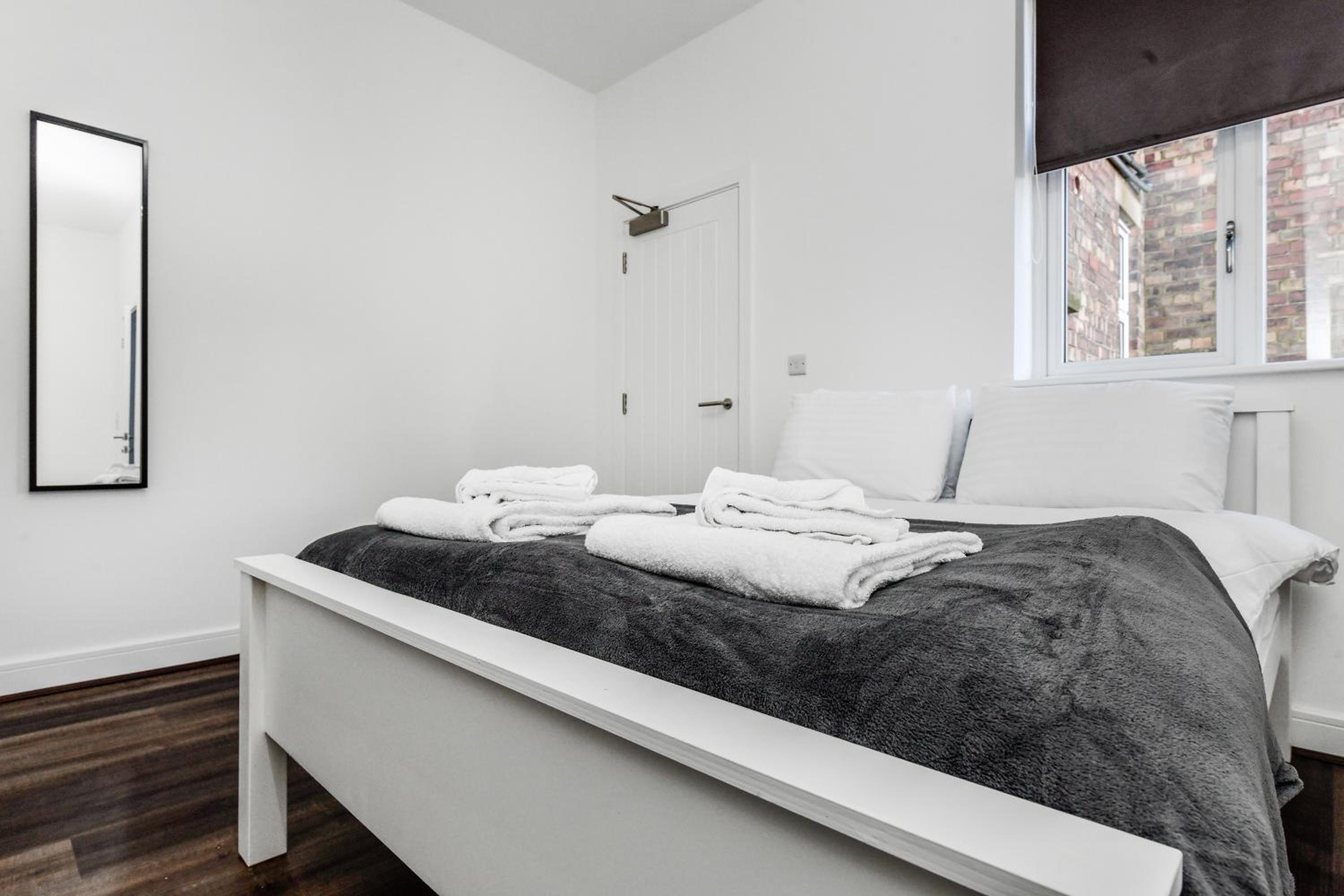 Church Street Flat 10 - Minimalist Studio in Basford view 3
