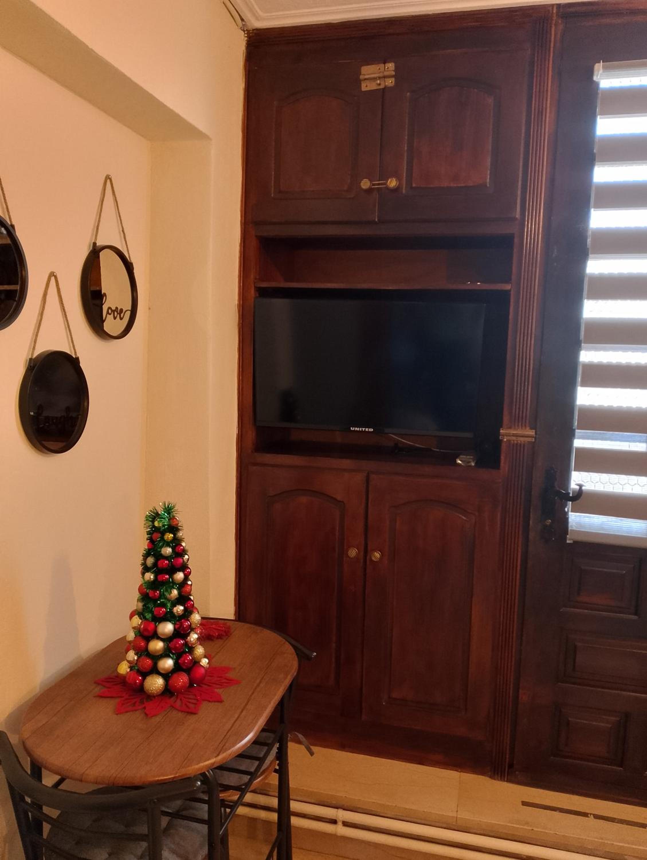 Vivi's Central Apartment photo 3