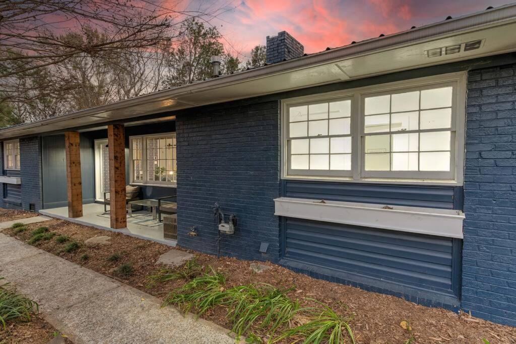 Hotel Hottub, Firepit, Pets, Pool Table, Outdoor Dining