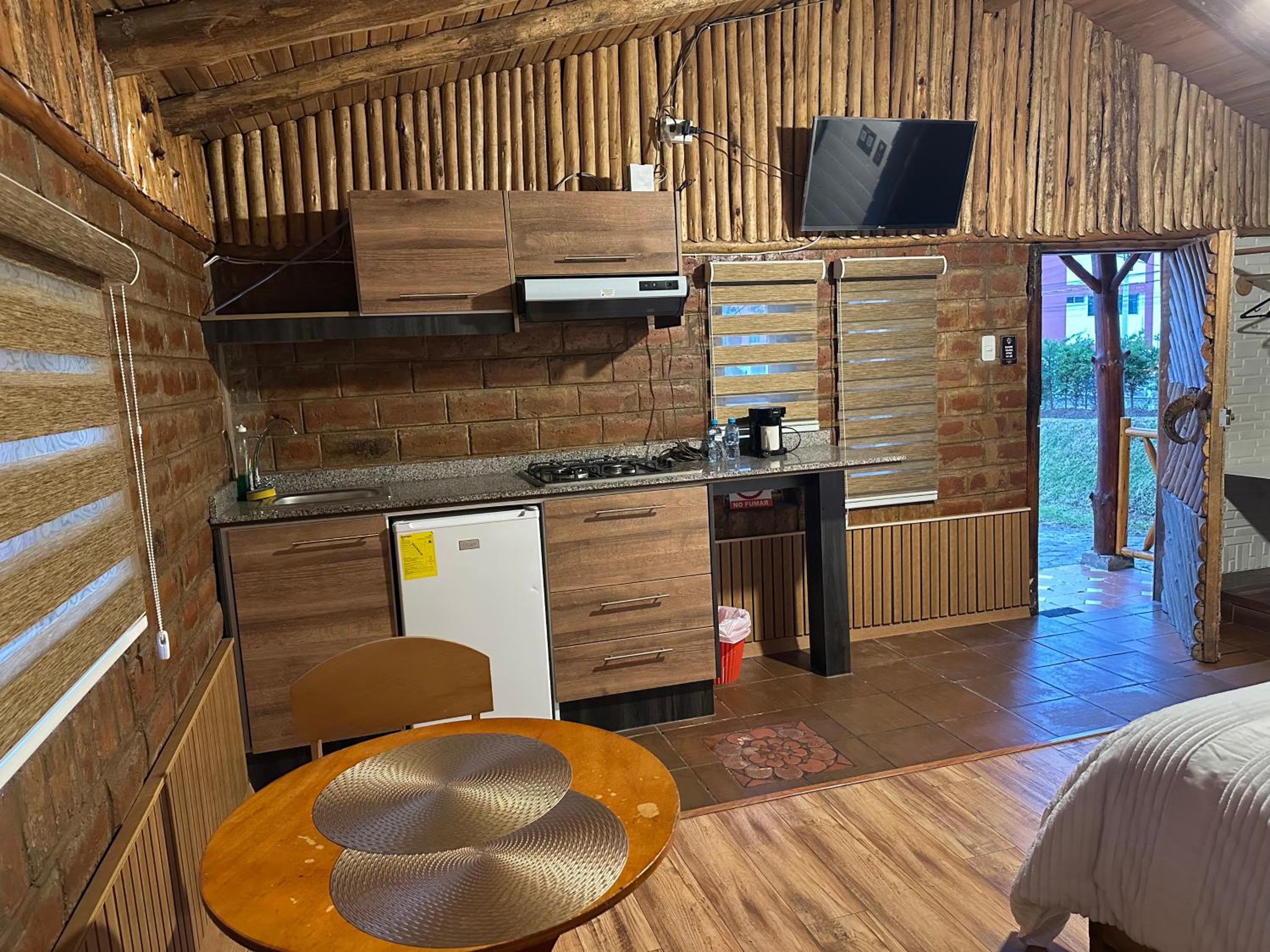 Photo 12
